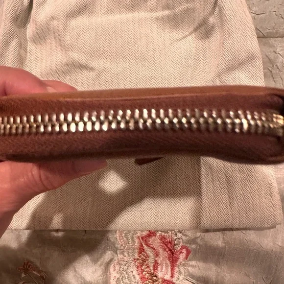 Gucci Brown Leather Zip Around Wallet with Tassel - Picture 5 of 11